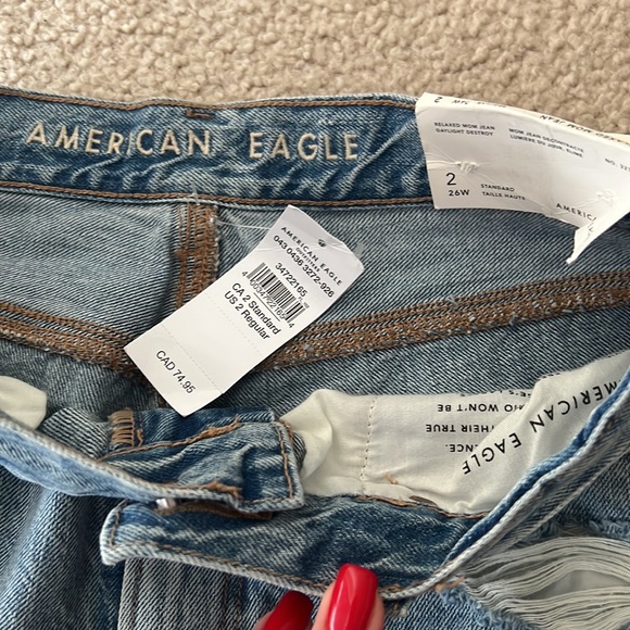 AE Ripped Relaxed Mom Jean - Picture 6 of 10
